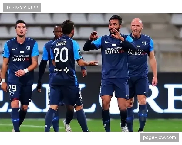 法甲教练加拉尔多强调进攻战术 马赛独特比赛风格吸引球迷关注