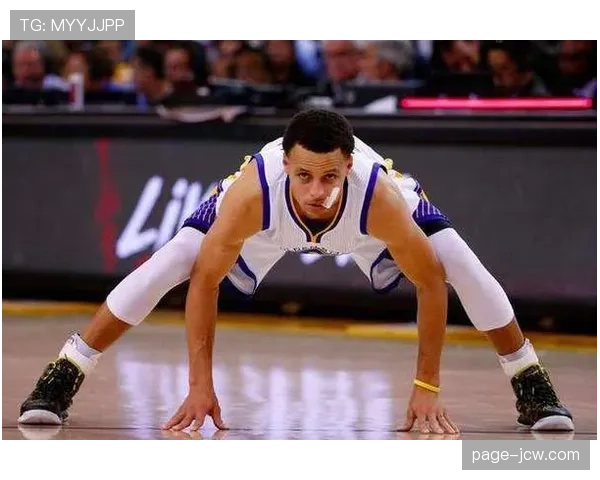 边后卫内收战术流行 中场人数优势成控球关键